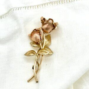 Vintage Gold Tone Rose Flower Brooch – Textured Floral